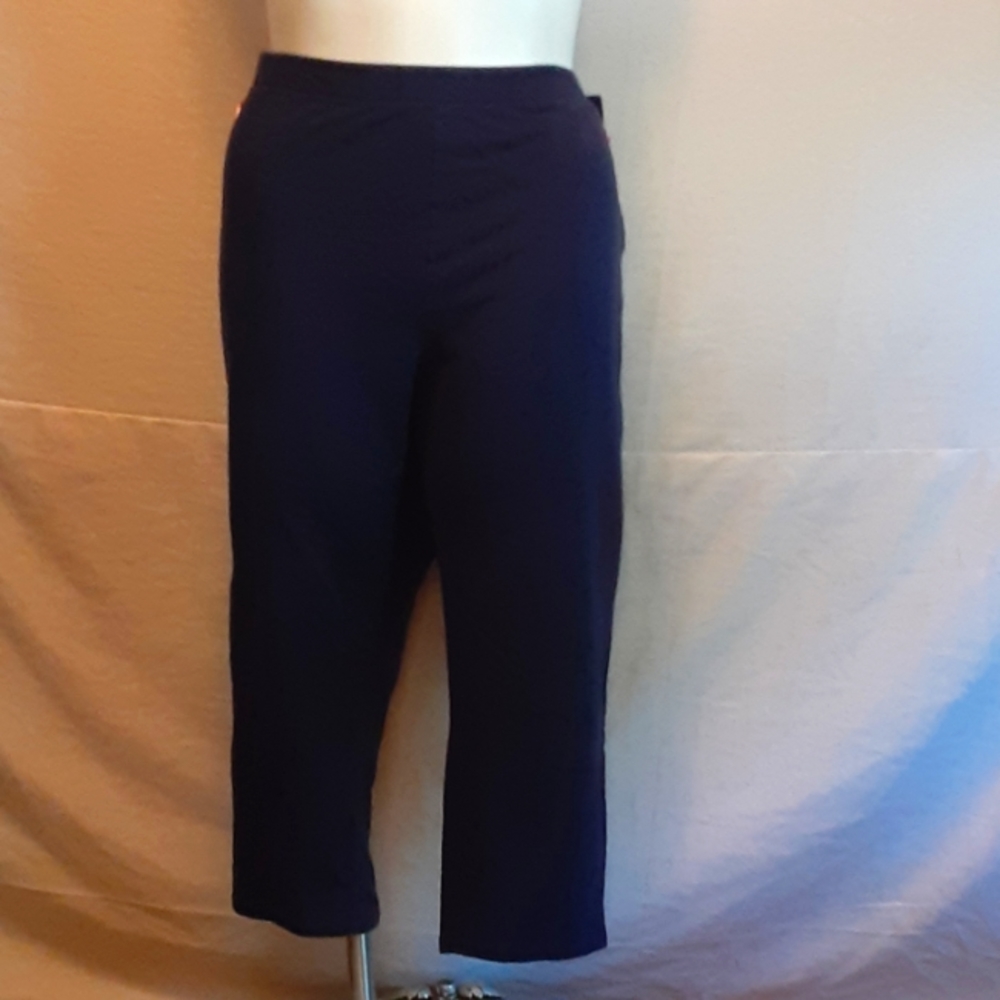 D&Co. Active 3X cotton capris w pockets - Picture 2 of 6
